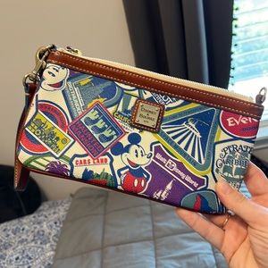 Dooney & Bourke Parks Wristlet